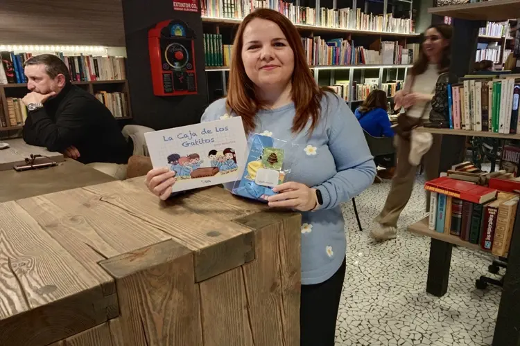 Foto del artículo del periódico con la entrevista